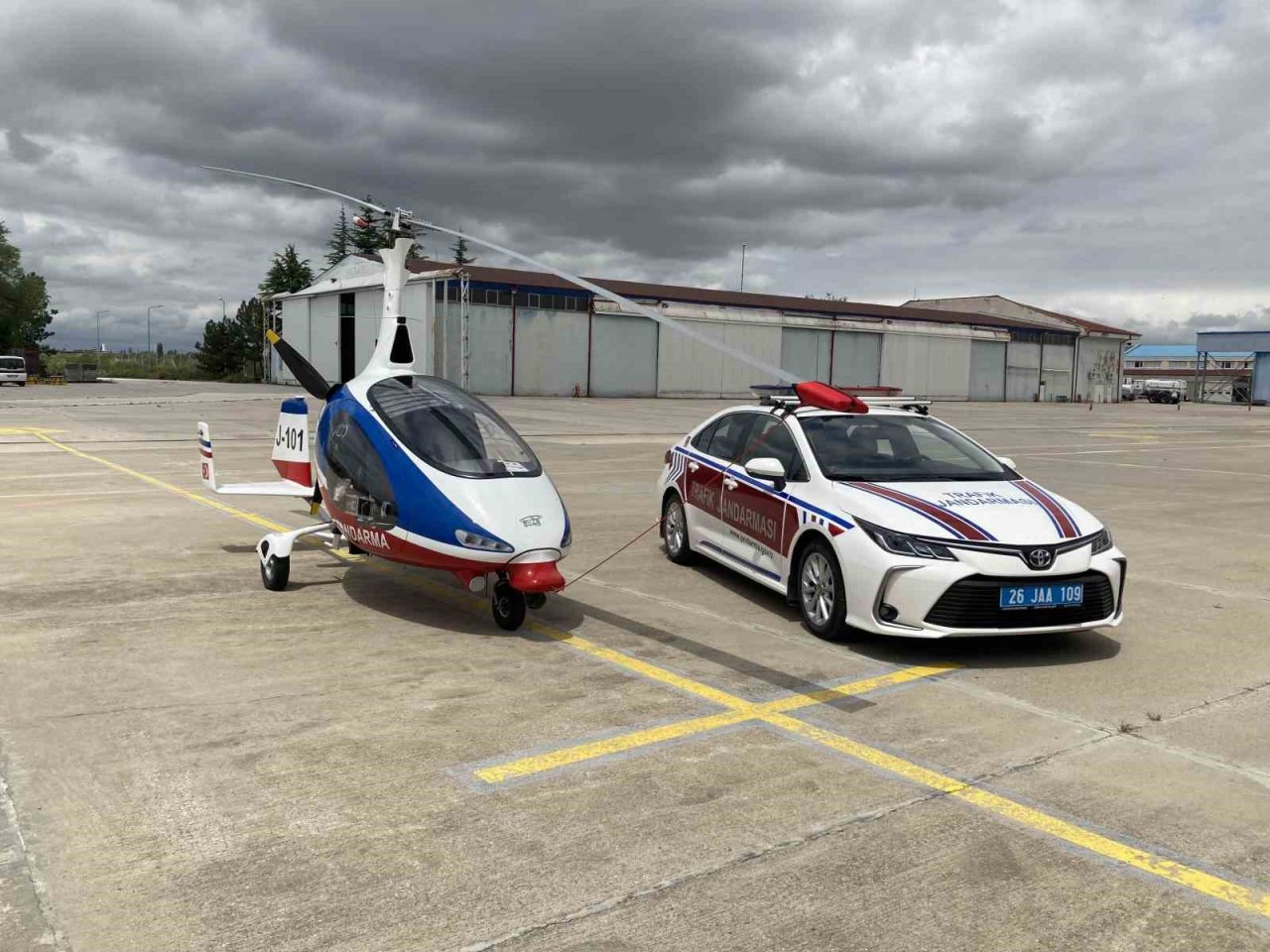 Jandarma ekiplerince ‘Cayrokopter’ destekli trafik denetimi