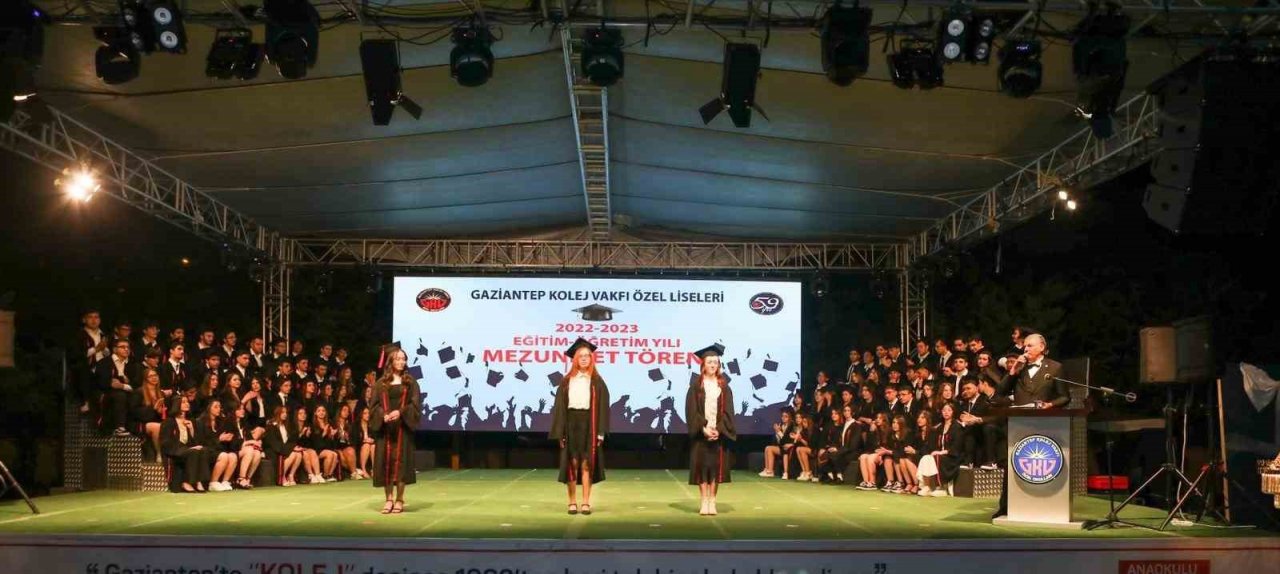 Gaziantep Kolej Vakfı’nda mezuniyet heyecanı