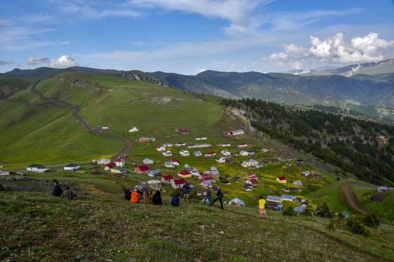 Gümüşhaneli dağcılar yılın ilk kampını Büyükyayla’da gerçekleştirdi