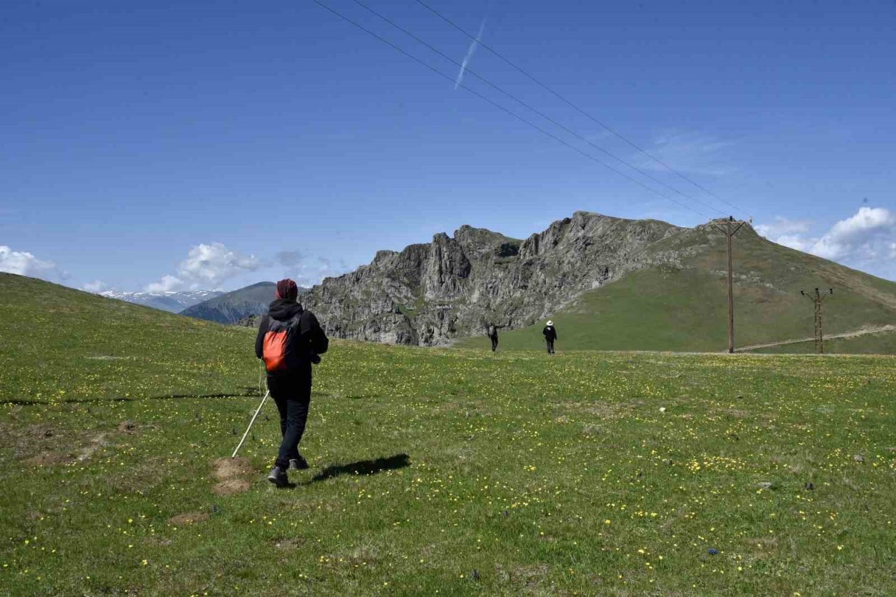 Gümüşhaneli dağcılar yılın ilk kampını Büyükyayla’da gerçekleştirdi