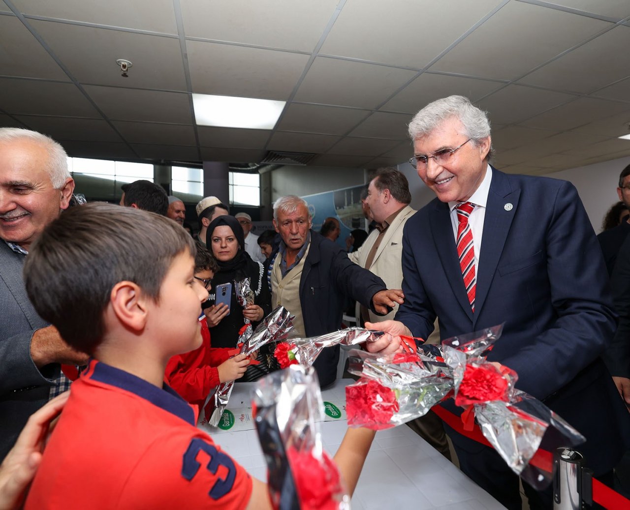 Hacı adayları kutsal topraklara uğurlandı