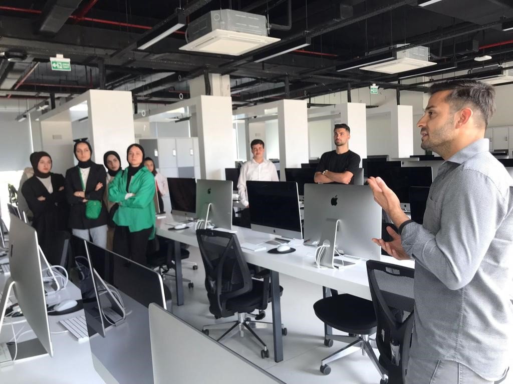 İnegöllü gençler Bilişim Vadisini keşfediyor