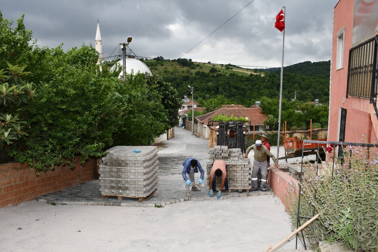 İznik parke taşlarla güzelleşiyor