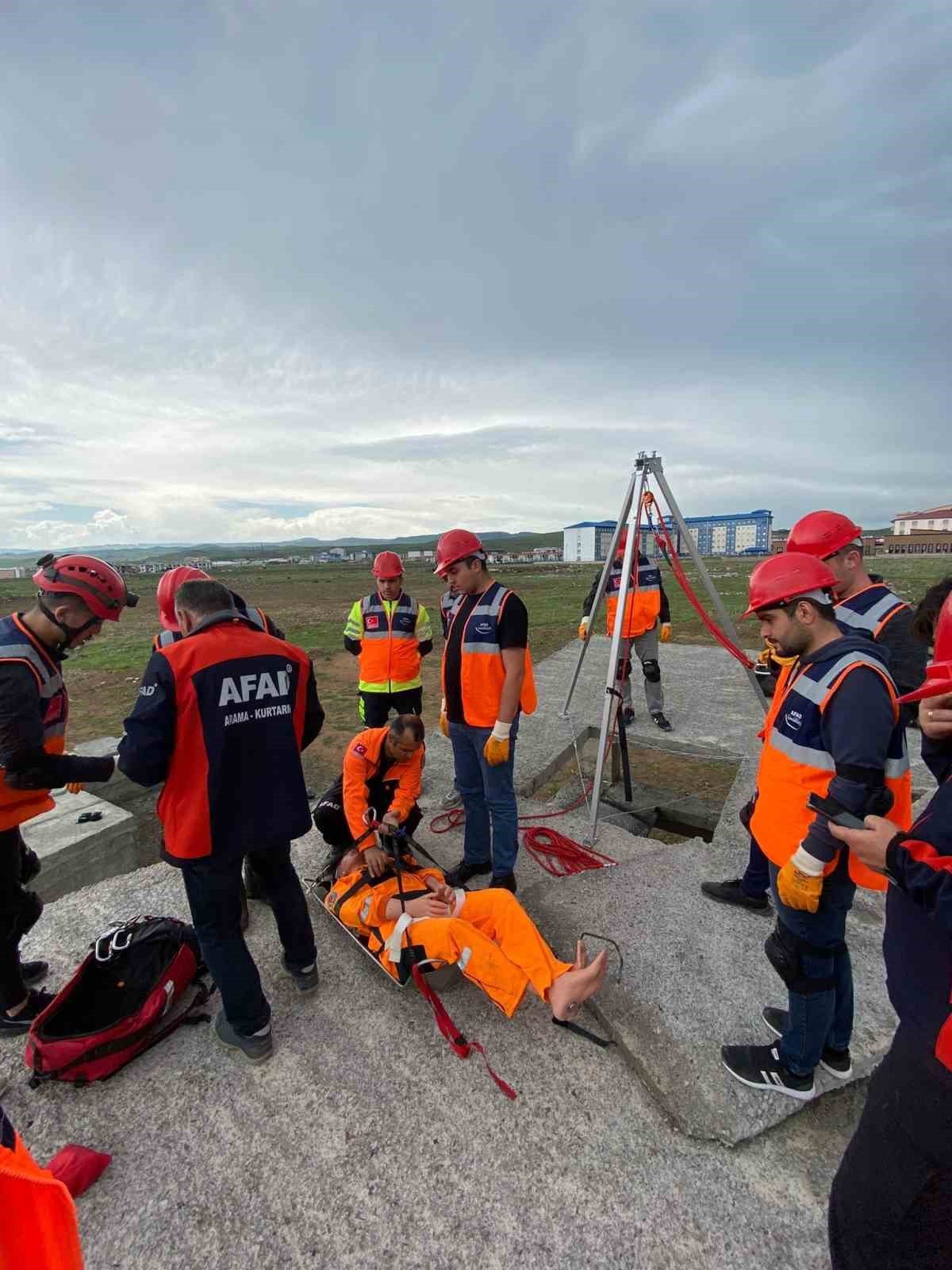 Kars’ta AFAD gönüllü eğitimleri sürüyor