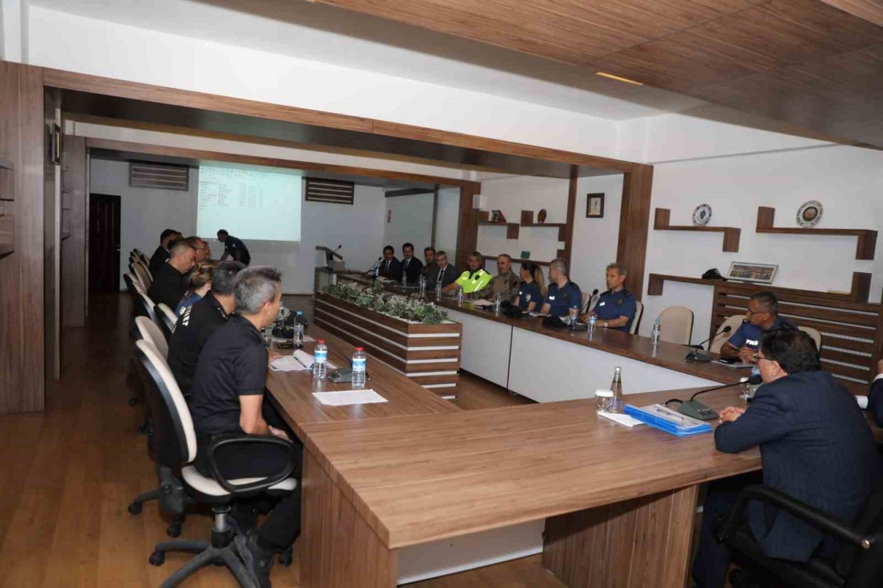 Vali Çiçek’ten İl Emniyet Müdürlüğü’ne ziyaret