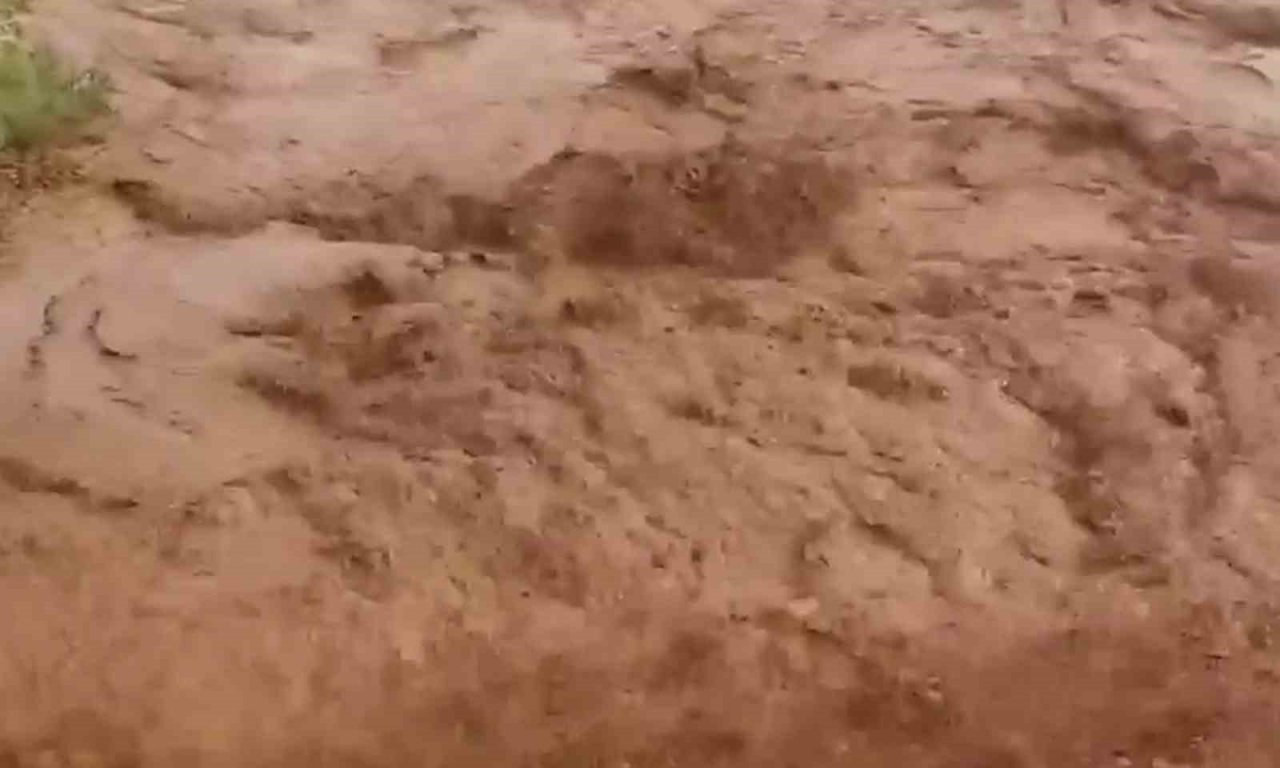 Kırıkkale’de sağanak sele dönüştü: Dereler taştı, tarım arazileri zarar gördü