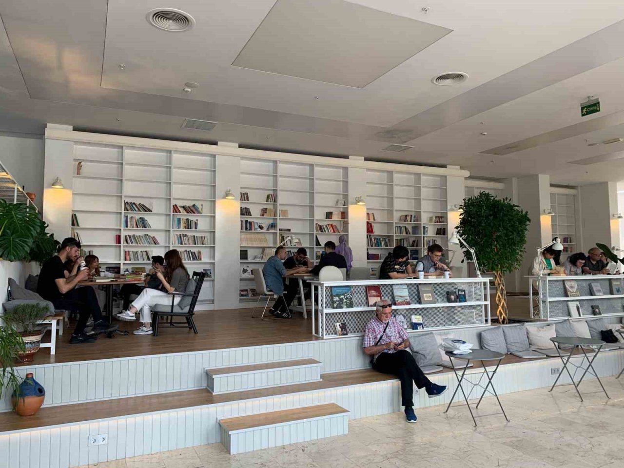 Yazar Ahmet Ümit Bilecik’te okuyucularıyla buluştu