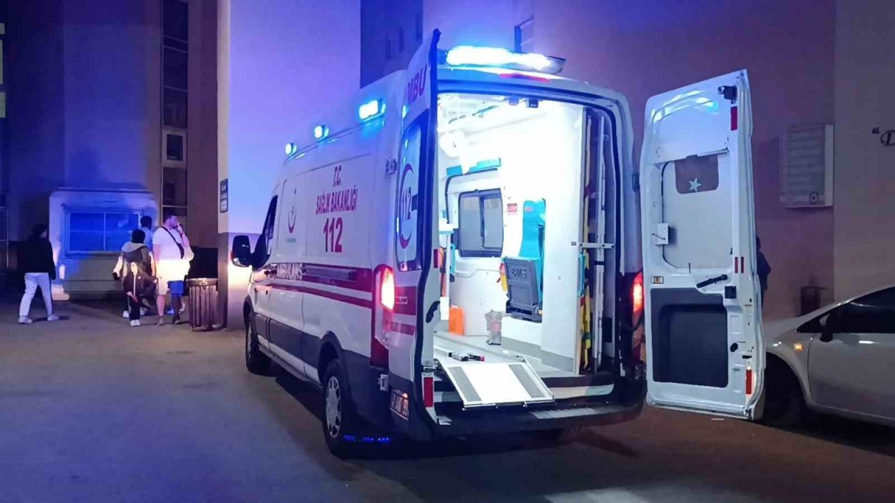 17 yaşındaki genç sokak ortasında önce darp edildi ardından bıçaklandı