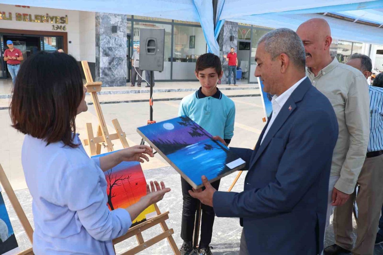 Atıkları sanata dönüştürdüler