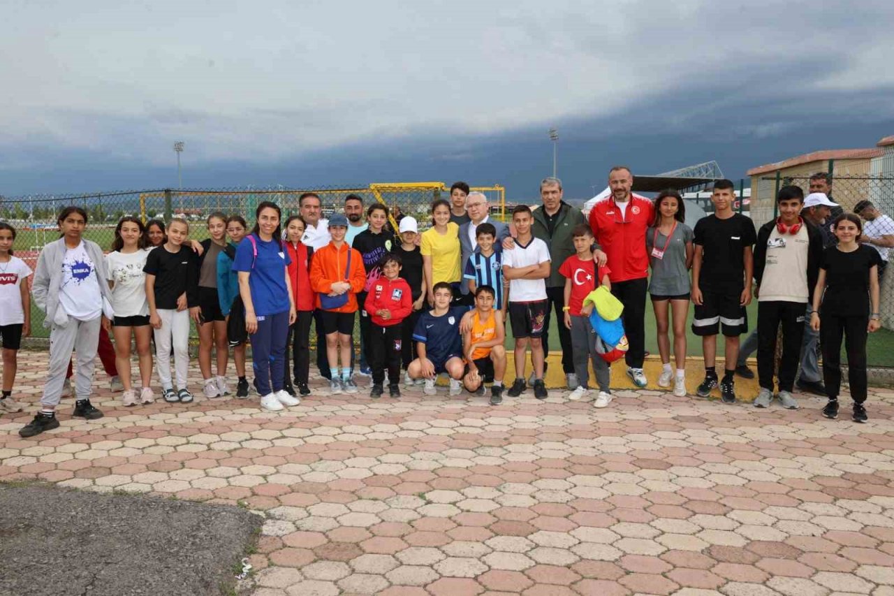 Kuyucaklı sporcular madalyaya doymuyor