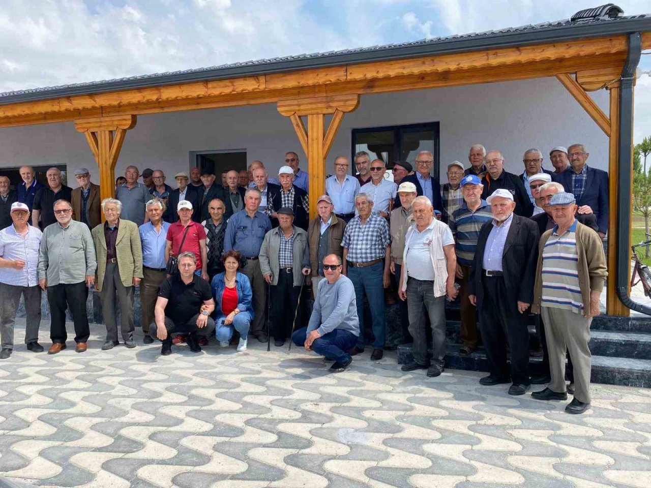 Mahmudiye ilçesinde ‘Yaşlılara Vefa’ örnek davranışı