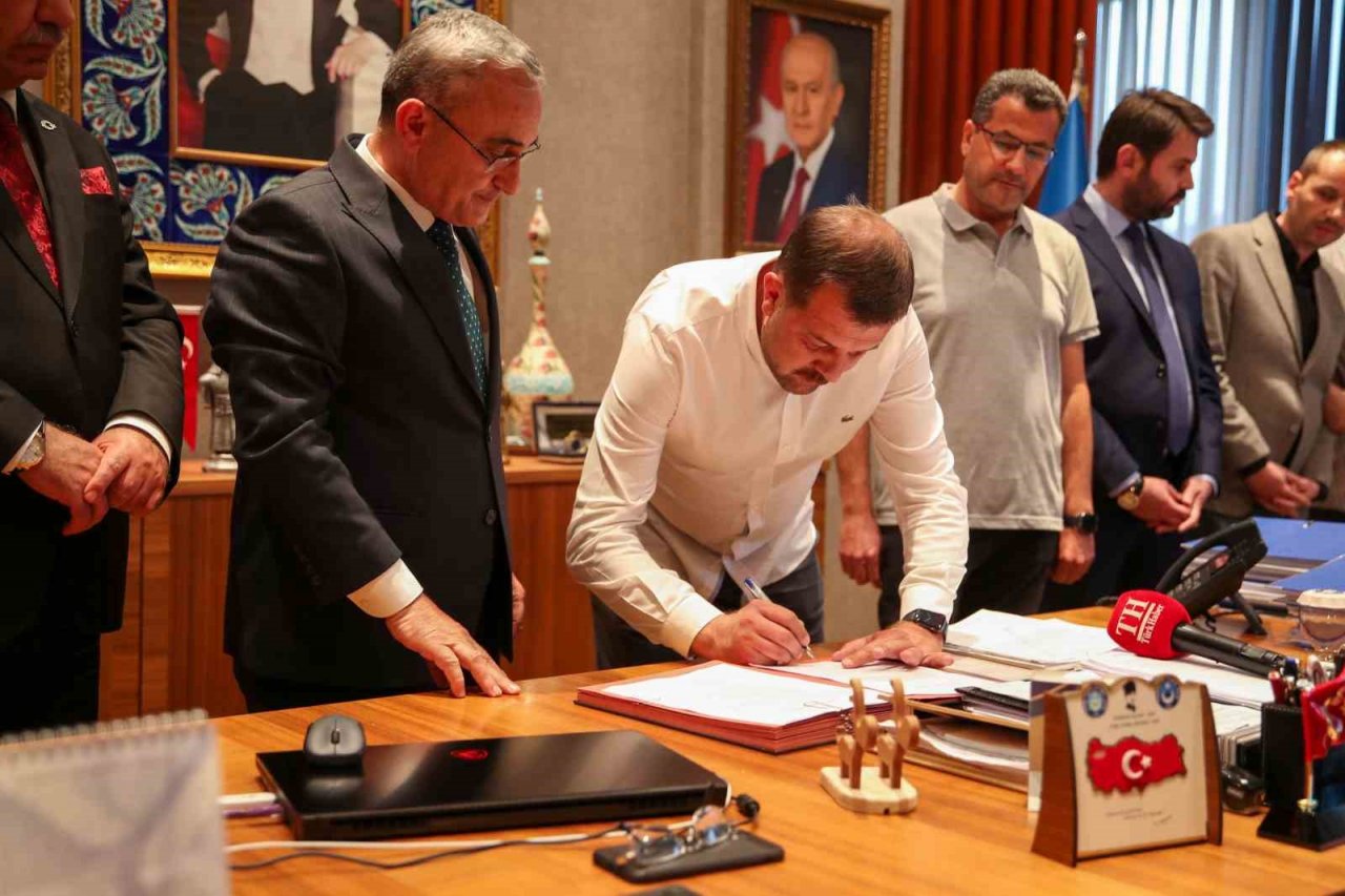 Millet Bahçesi’nin Kütahya Belediyesi’ne devri gerçekleşti