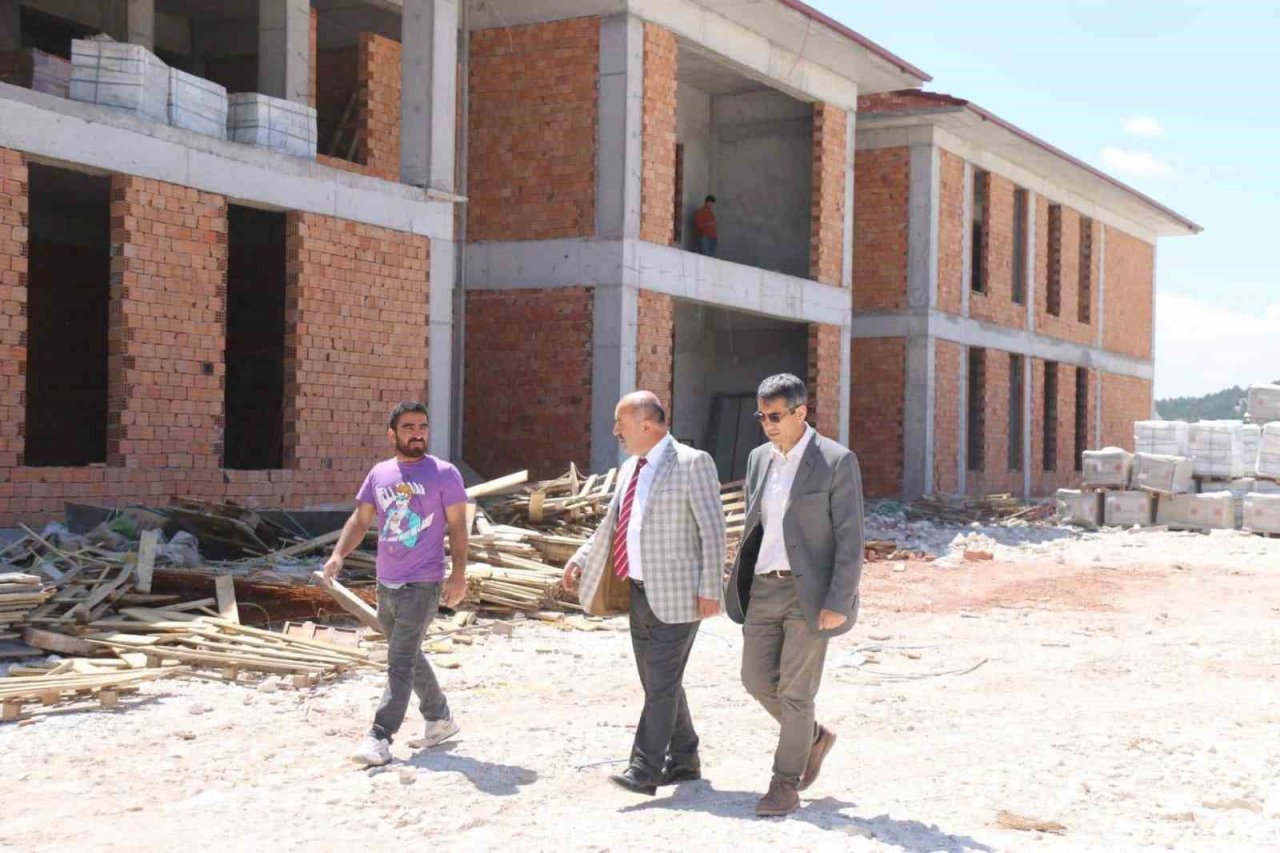 Müdür Başyiğit, 2023 yılı eğitim yatırımlarını yerinde inceledi