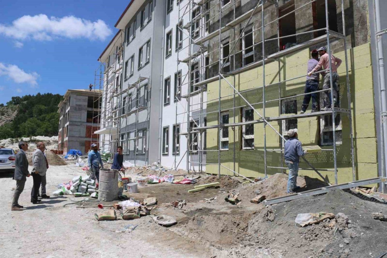 Müdür Başyiğit, 2023 yılı eğitim yatırımlarını yerinde inceledi