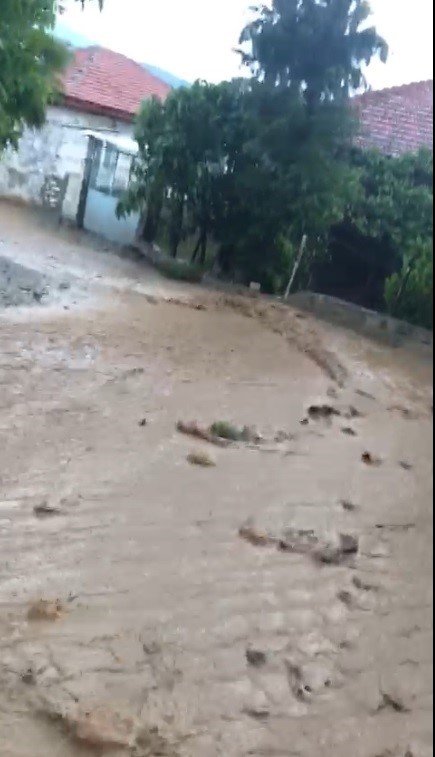 Muğla’da sağanak yağış etkili oldu
