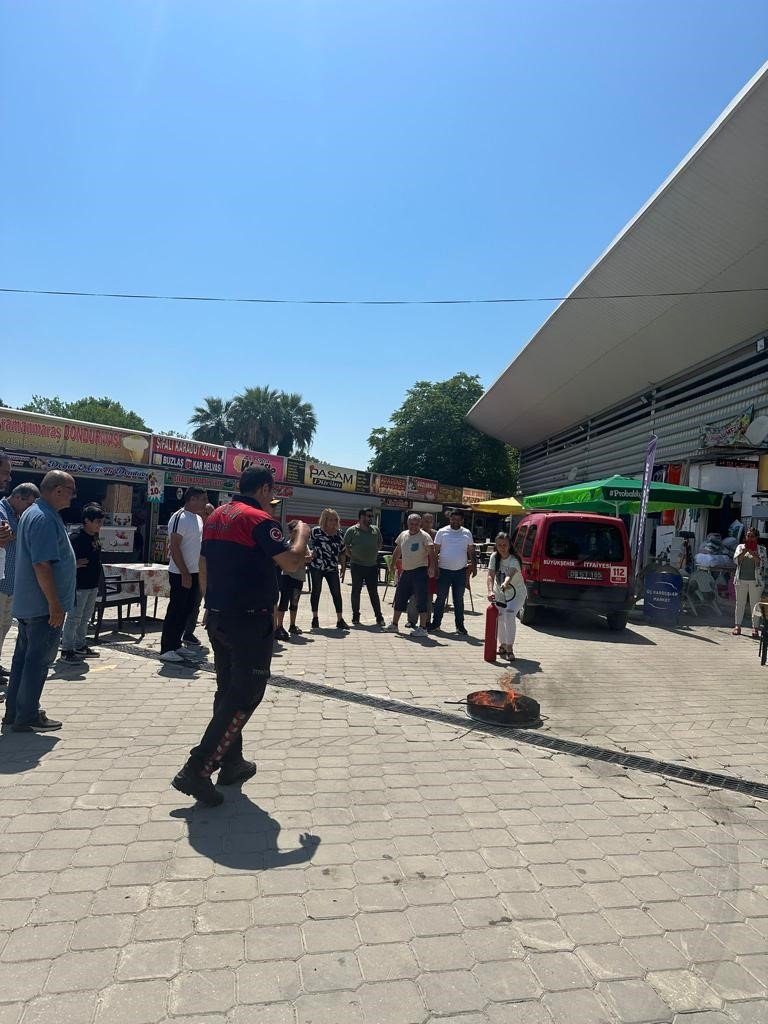 Kuşadası Nazilli Halk Pazarı’nda yangın tatbikatı