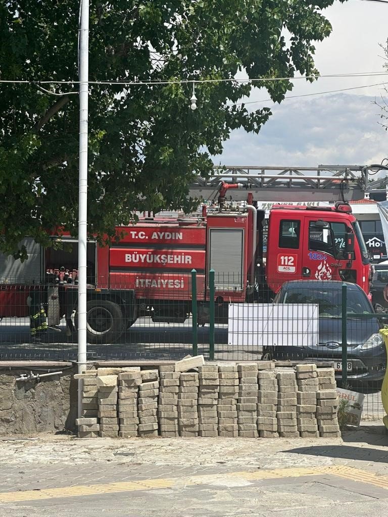 Kuşadası Nazilli Halk Pazarı’nda yangın tatbikatı