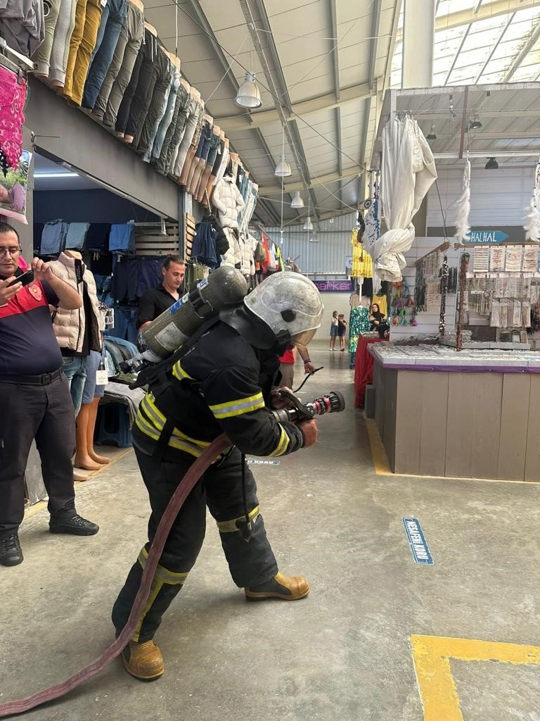 Kuşadası Nazilli Halk Pazarı’nda yangın tatbikatı