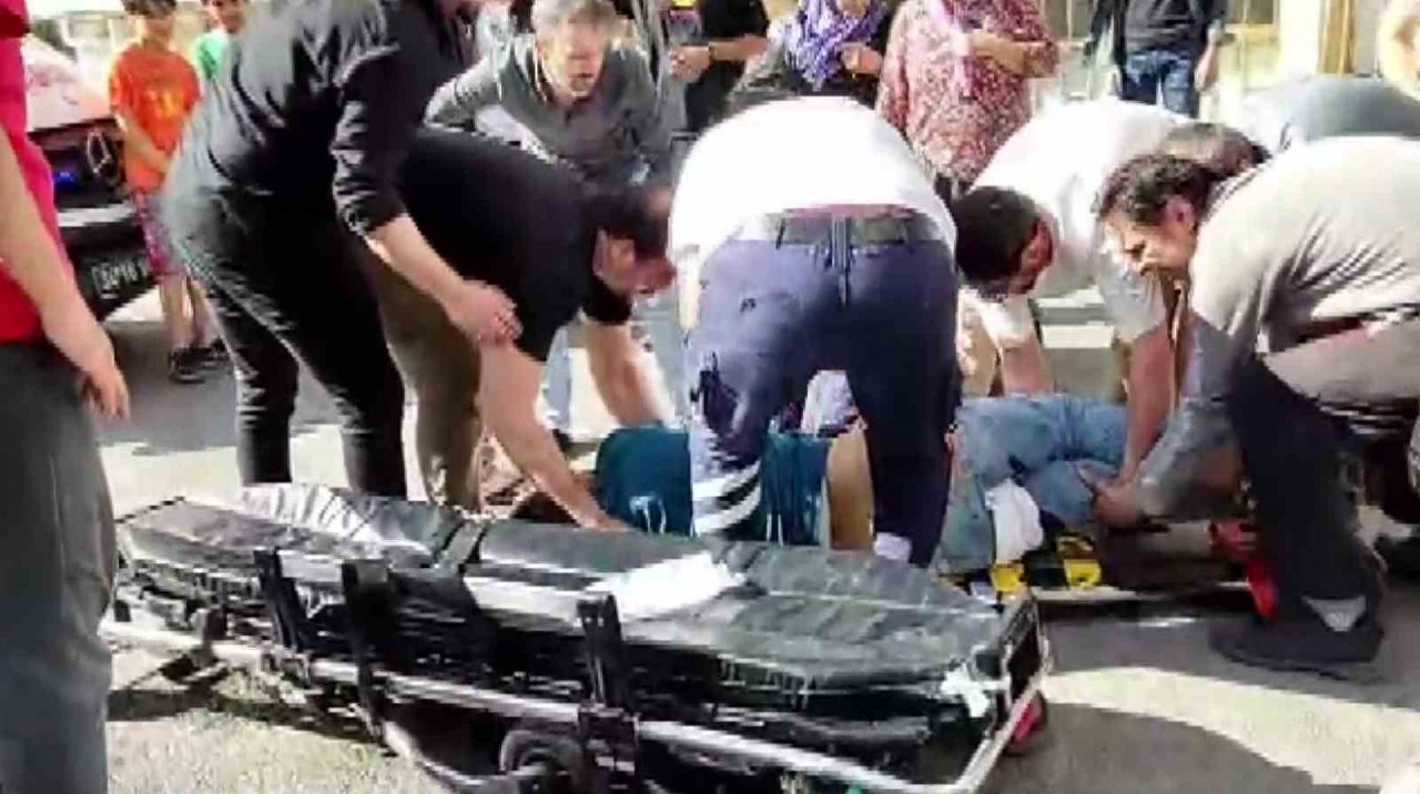 Pendik’te sokak ortasında bıçaklı cinayet kamerada