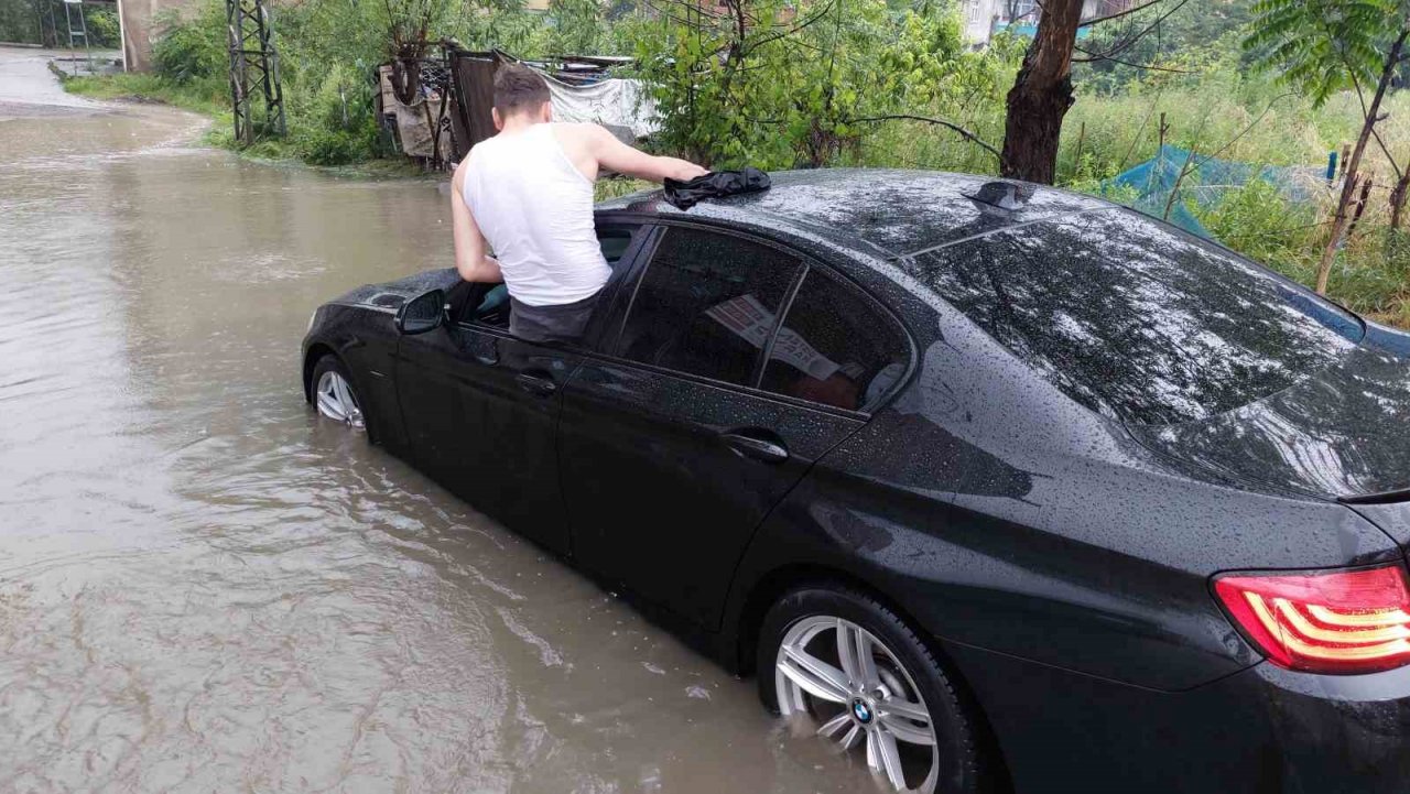 Samsun’u yine sel vurdu