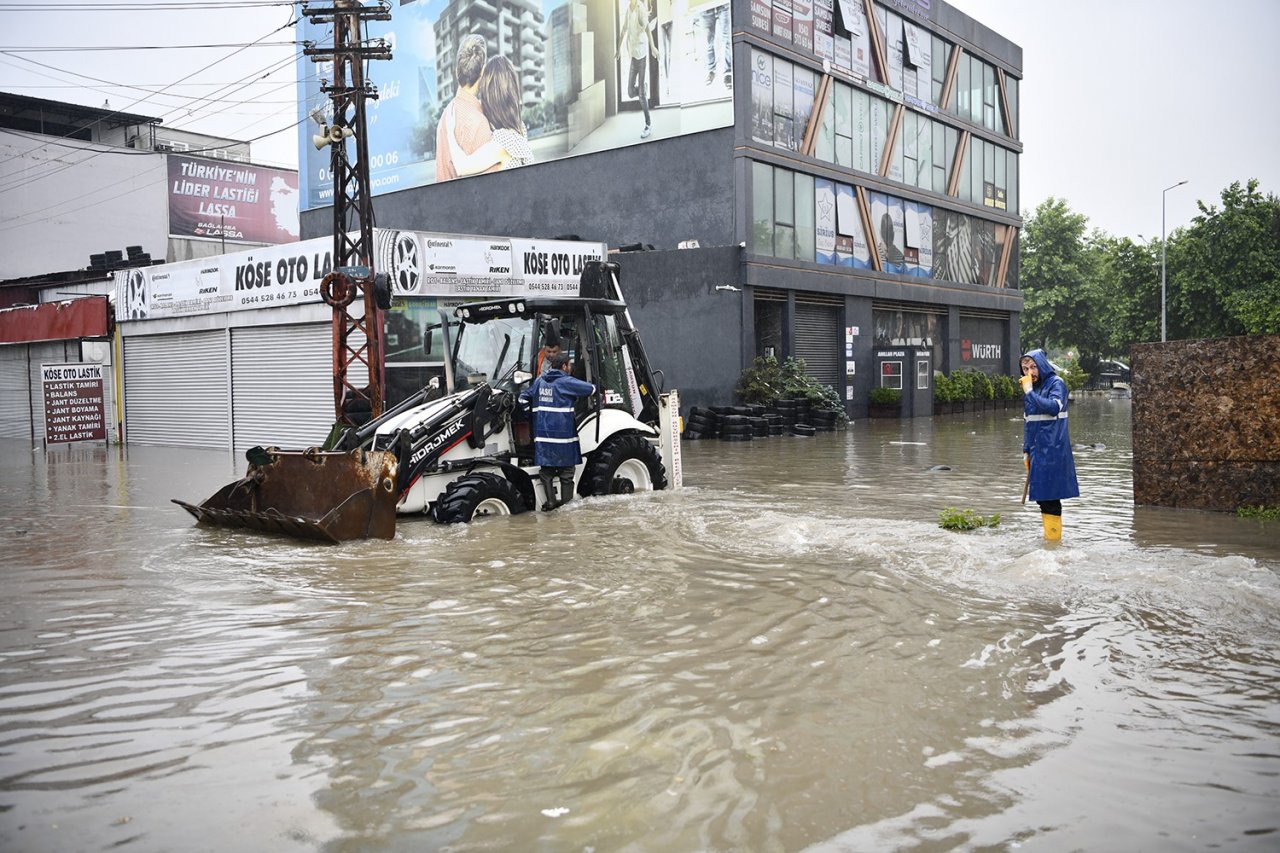Başkan Demir: “Tüm ekiplerimiz sahada”