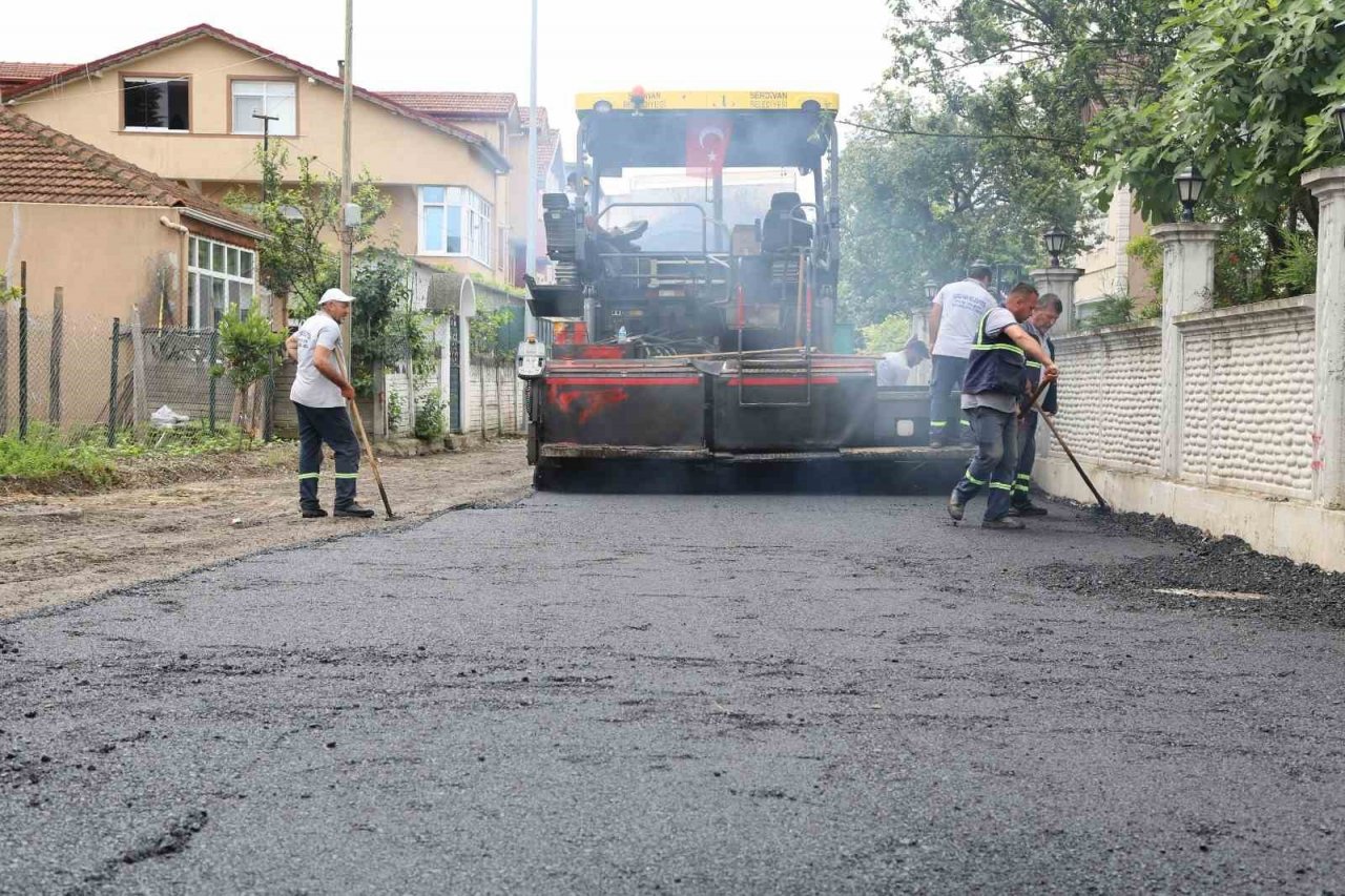 Serdivan’da asfalt çalışmaları devam ediyor