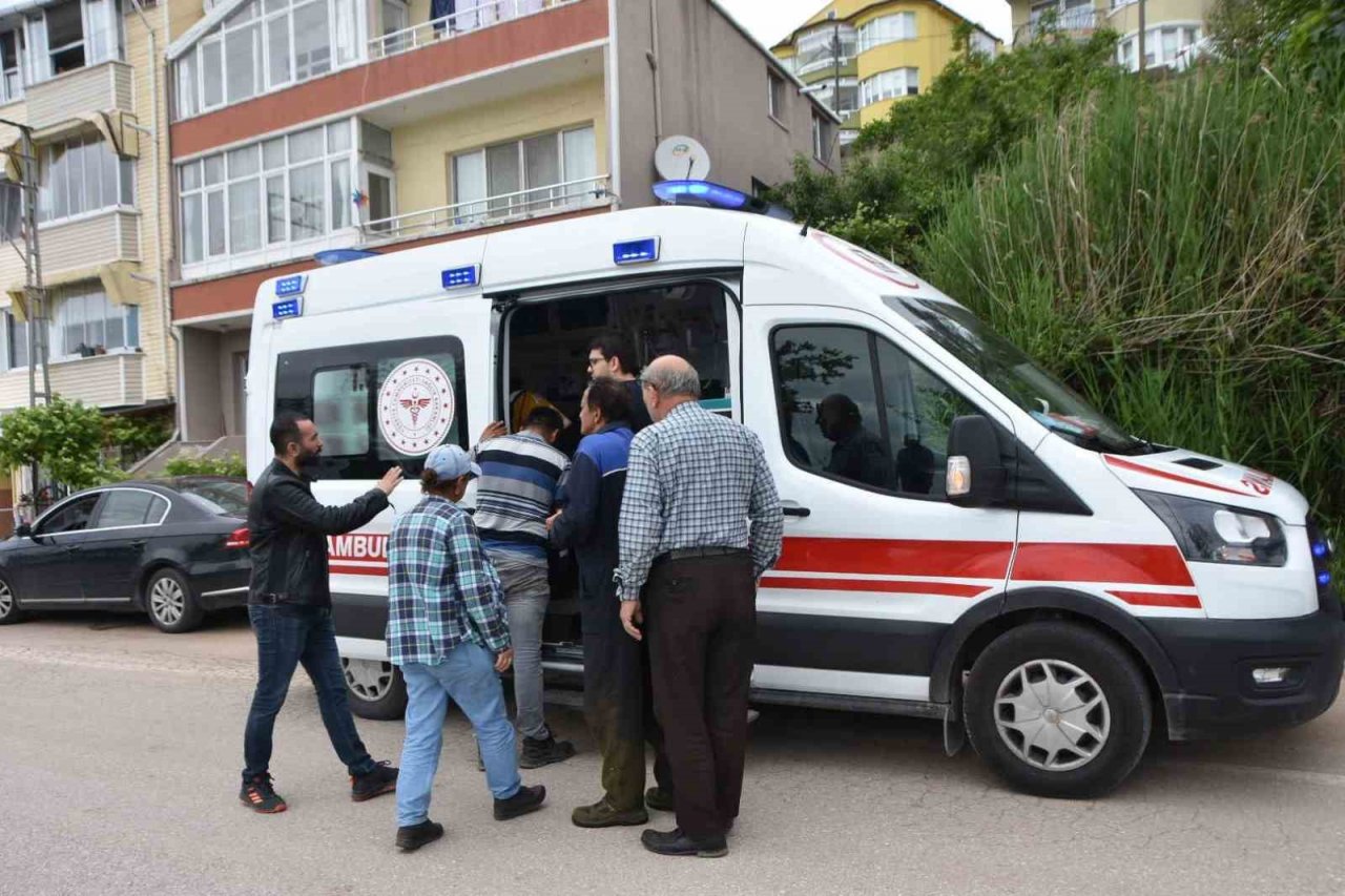 Sinop’ta motosiklet devrildi: 1 yaralı