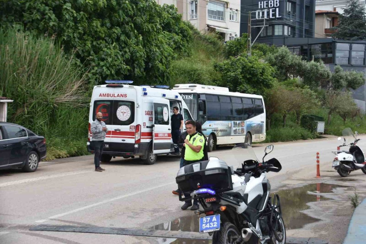 Sinop’ta motosiklet devrildi: 1 yaralı