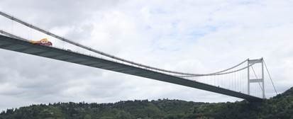 Şampiyon Galatasaray’ın bayrakları İstanbul Boğazı’nda dalgalanıyor