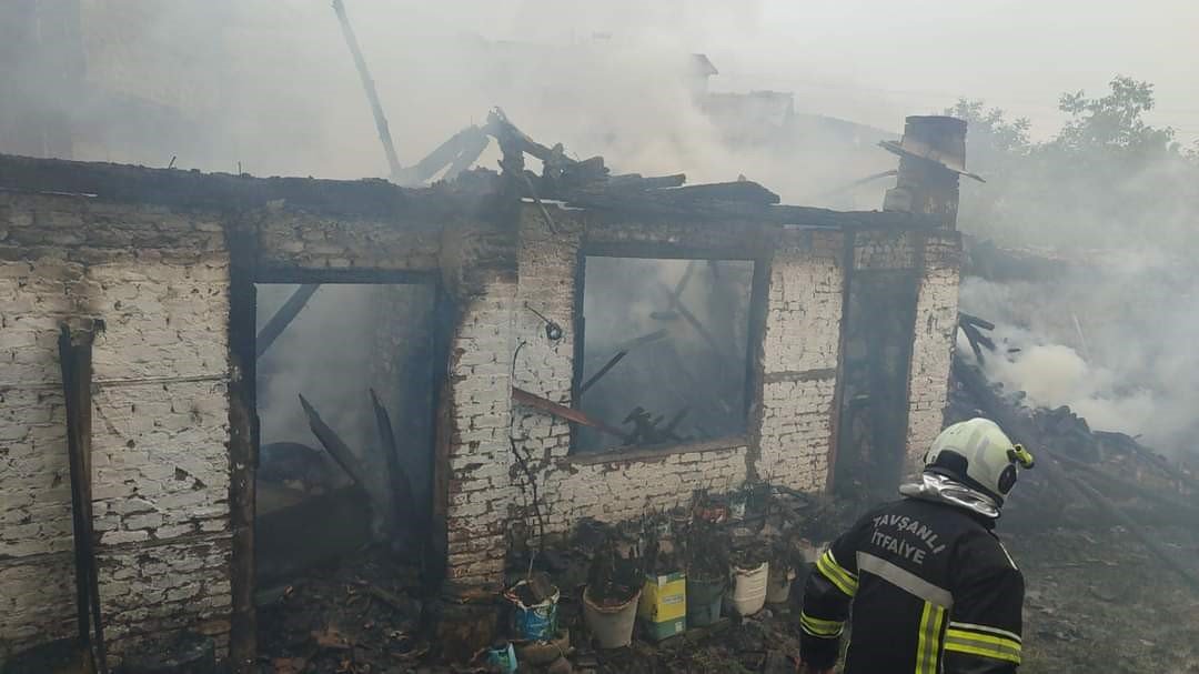 Tavşanlı’daki yangın korkuttu