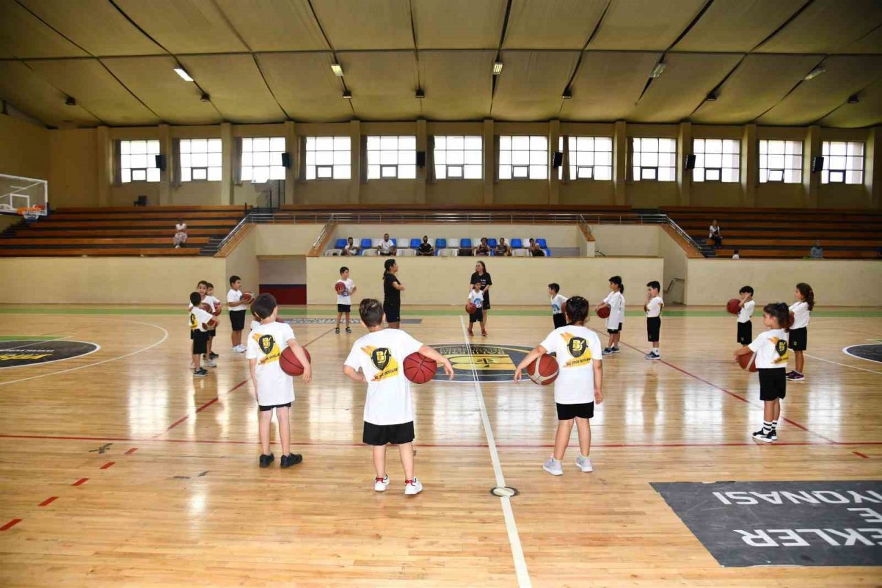 Büyükşehir’in Yaz Spor Okulları 20 ilçeye yayıldı