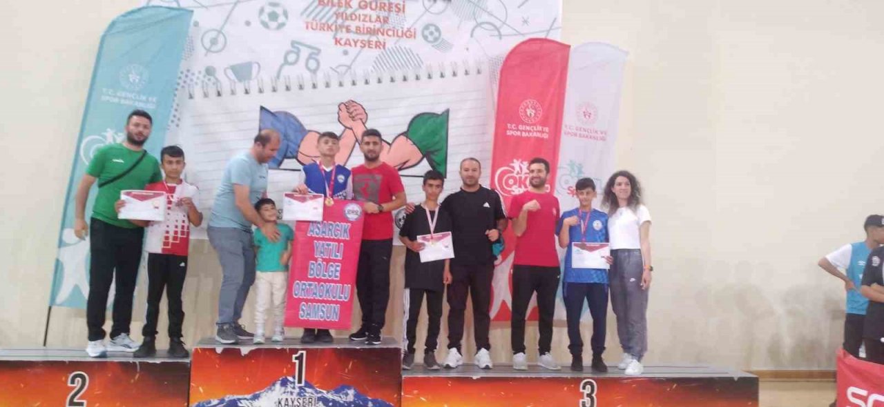 Özalpli öğrenci Türkiye üçüncüsü oldu