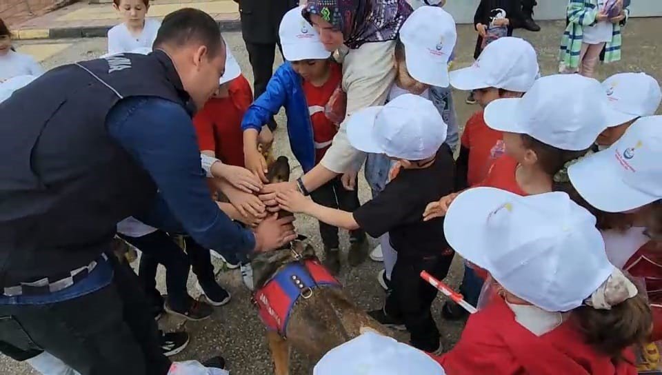 Esenköy’de minikler jandarmayı yakından tanıdı