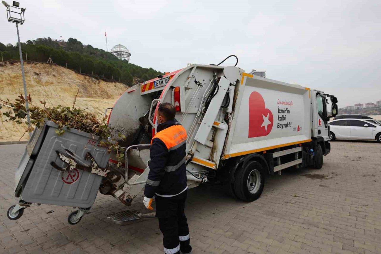 Bayraklı’da temizlik atağı