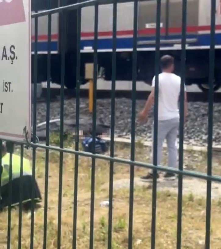 Zeytinburnu’nda 1 işçi Marmaray’ın çarpması sonucu hayatını kaybetti