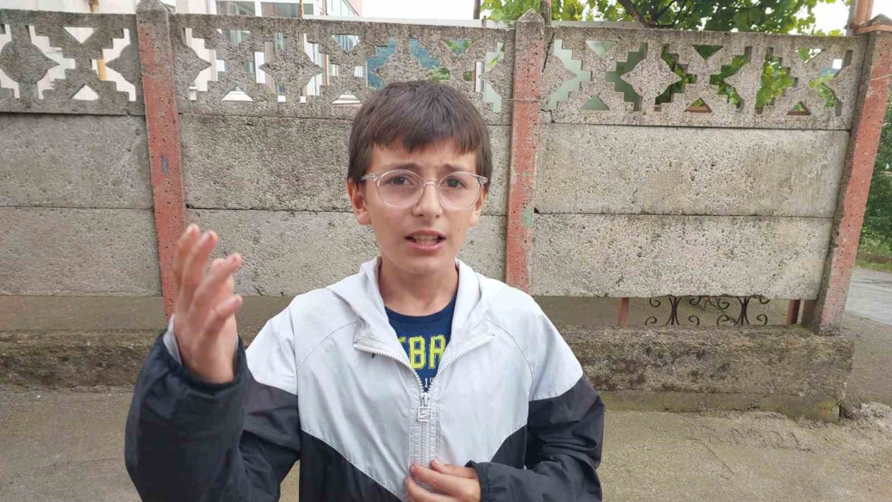 7 yaşındaki Muhammet, soğukkanlılığıyla ekipleri alarma geçirdi