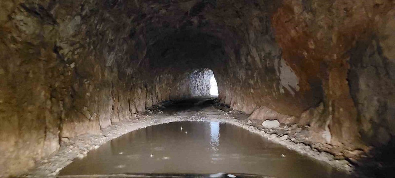 132 yılda tamamlanan Taş yol kaderine terk edildi