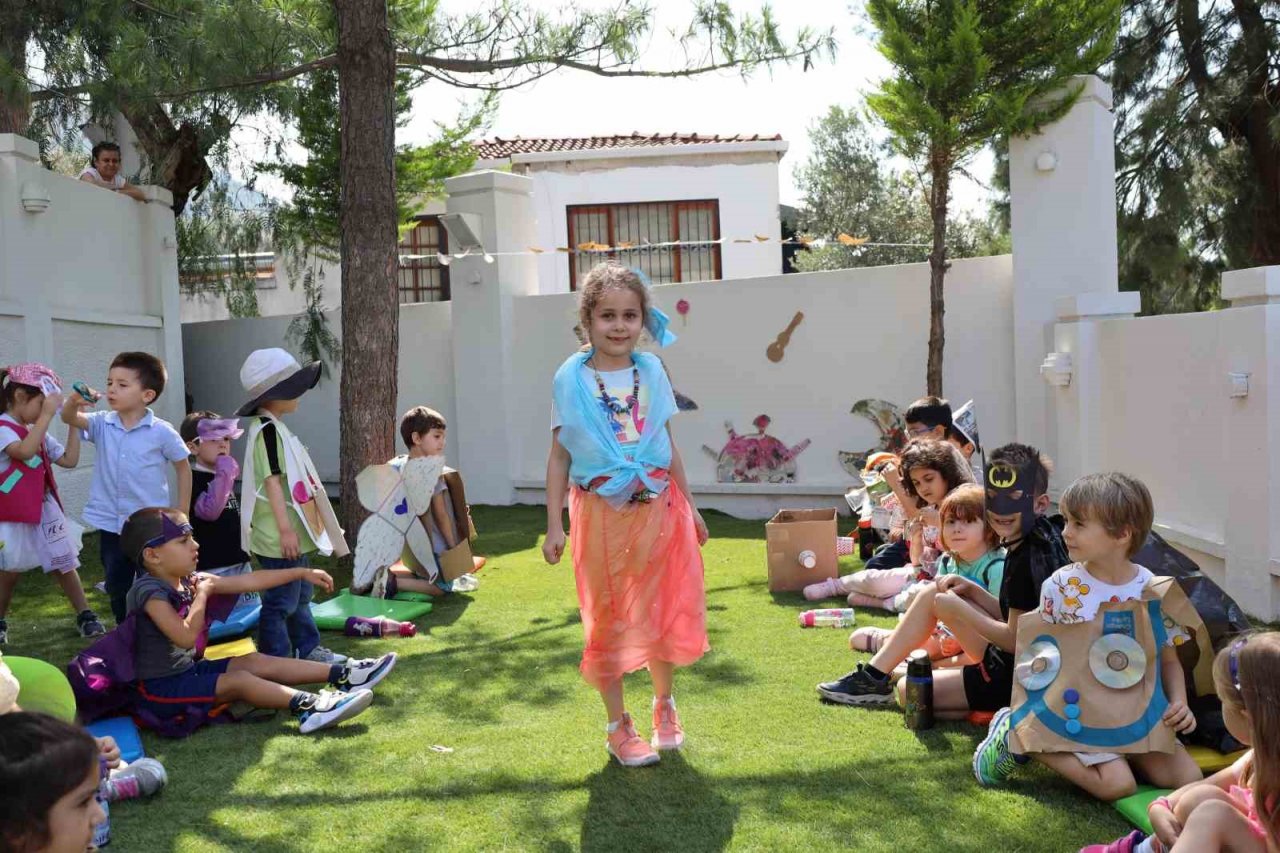 Çocuklardan ‘çevreci’ defile