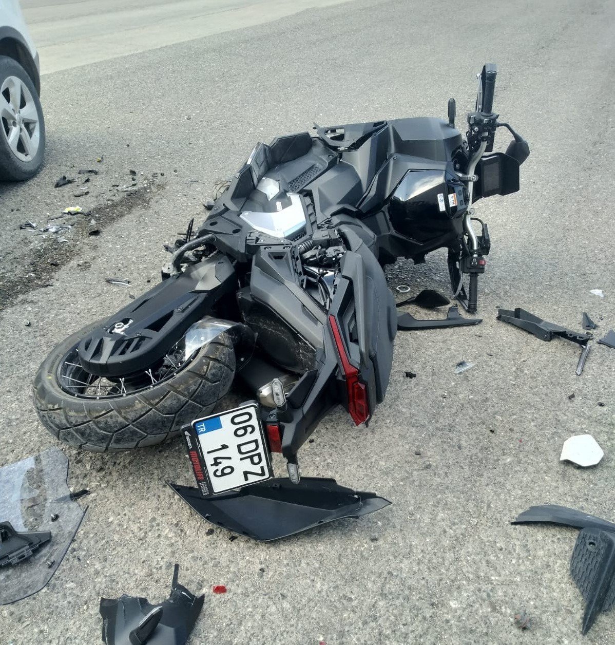 Otomobil ile motosiklet çarpıştı: 1 yaralı