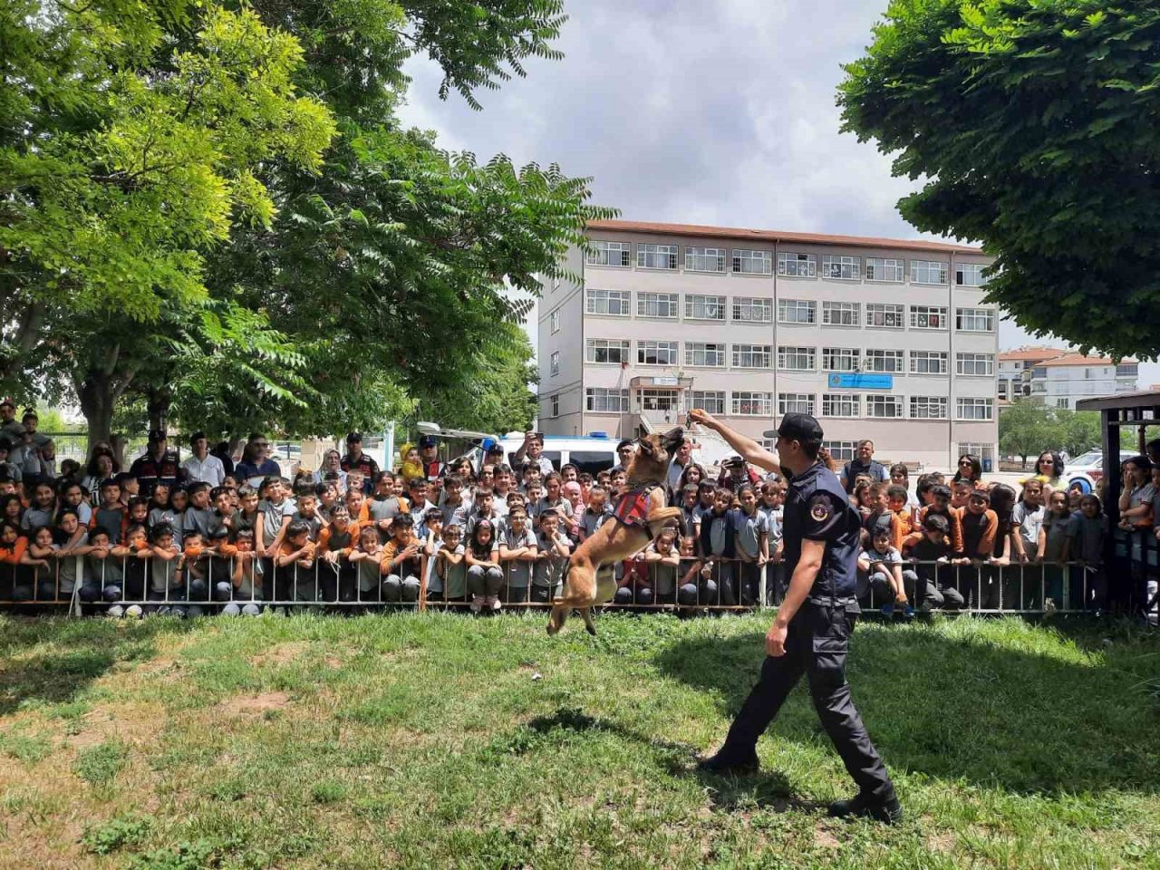 Jandarma 184. kuruluş yıl dönümünde öğrencilerle buluştu