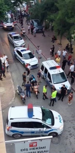 Kaza sonrası ortalık savaş alanına döndü, öfkelerini araçtan çıkardılar