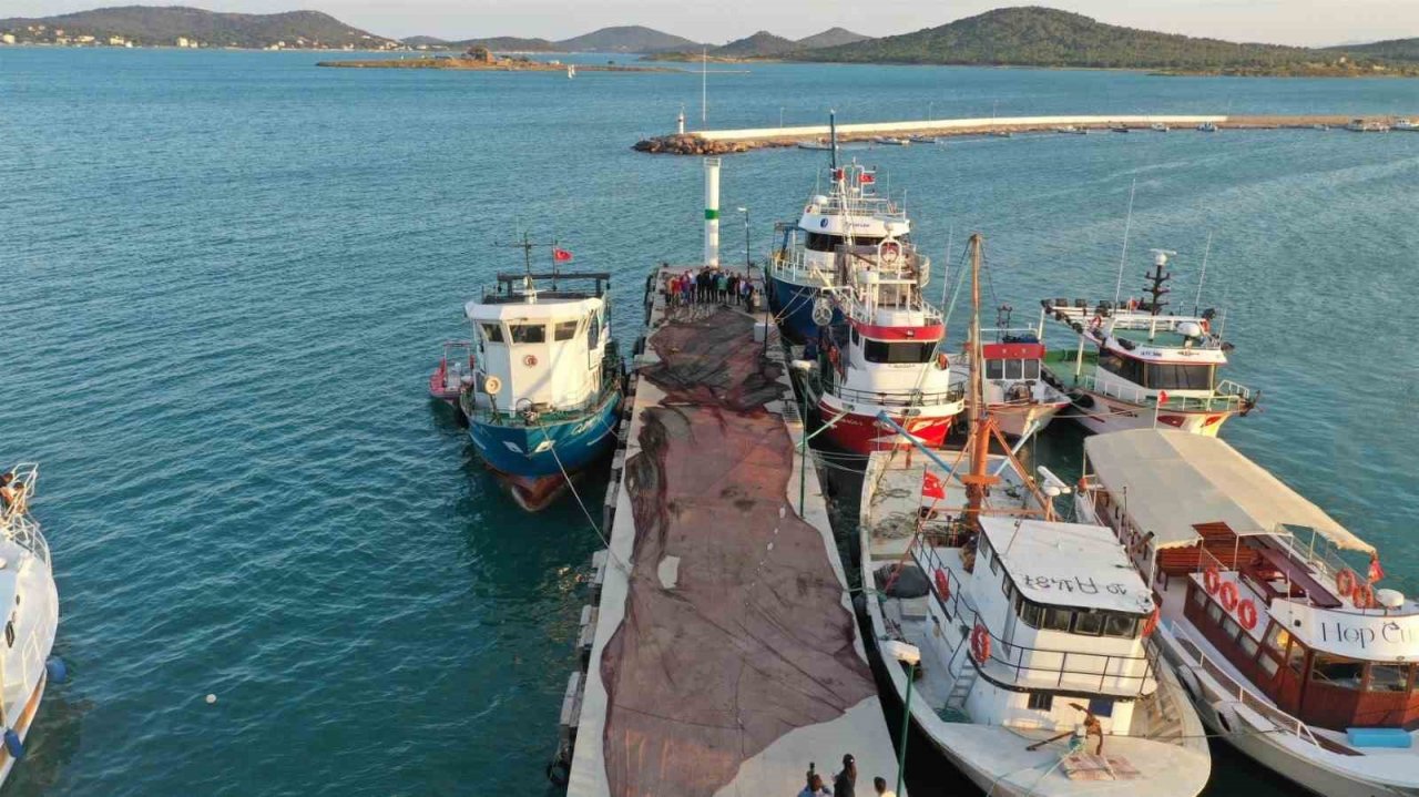 50 bin metrekare hayalet ağ denizlerden arındırıldı