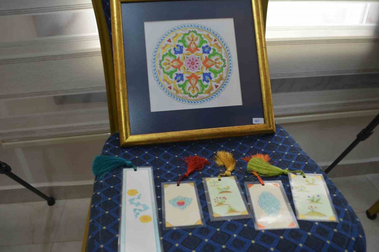 Ayvalık’ta minyatür ve tezhip sergisi