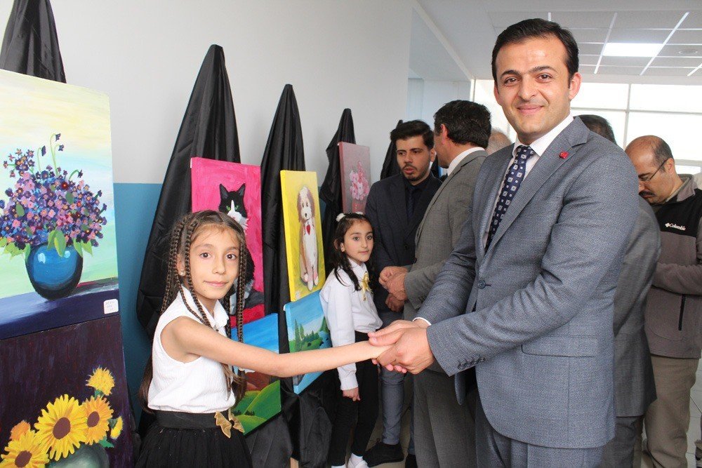 Minik ressamlar eserleriyle hayran bıraktı