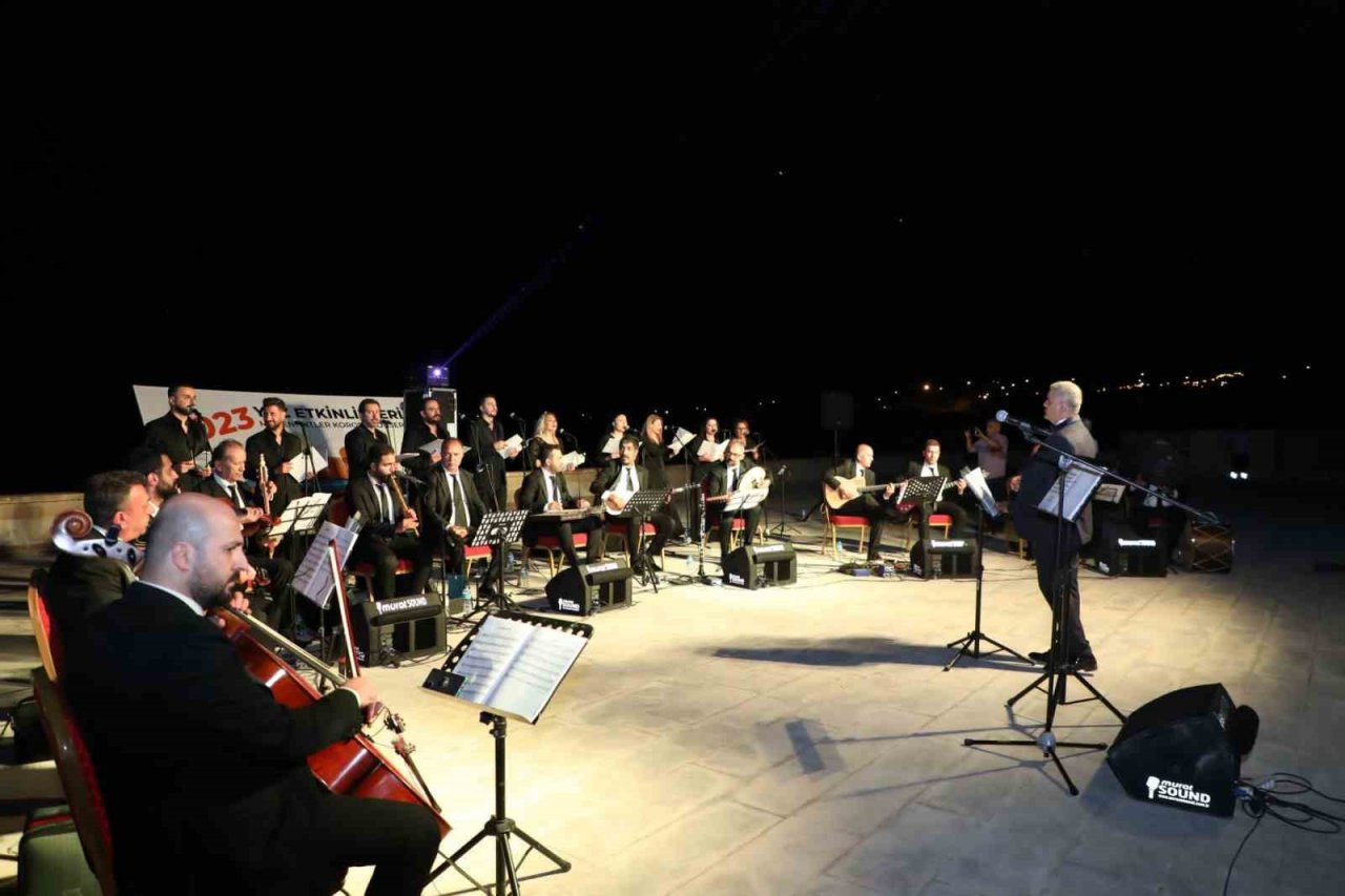 Diyarbakır Medeniyetler Korosu’ndan tarihi Hasankeyf’te konser