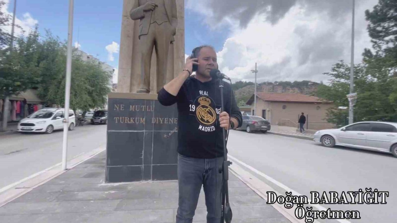 Öğretmen ve öğrenciler Bünyan için çalıp söyledi