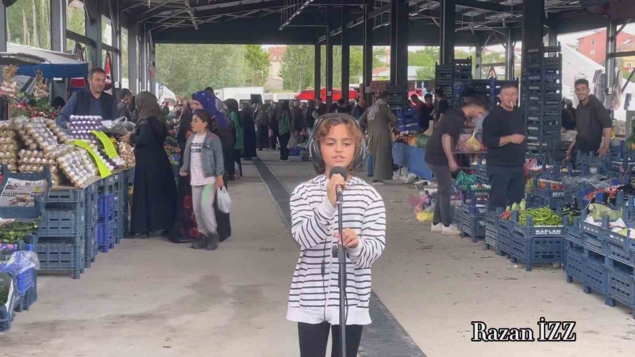 Öğretmen ve öğrenciler Bünyan için çalıp söyledi