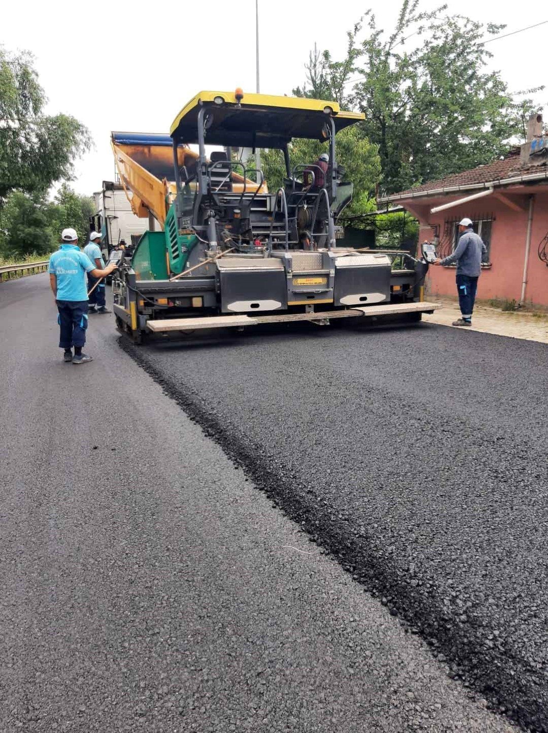 Alikahya’da iki önemli güzergah asfaltlandı