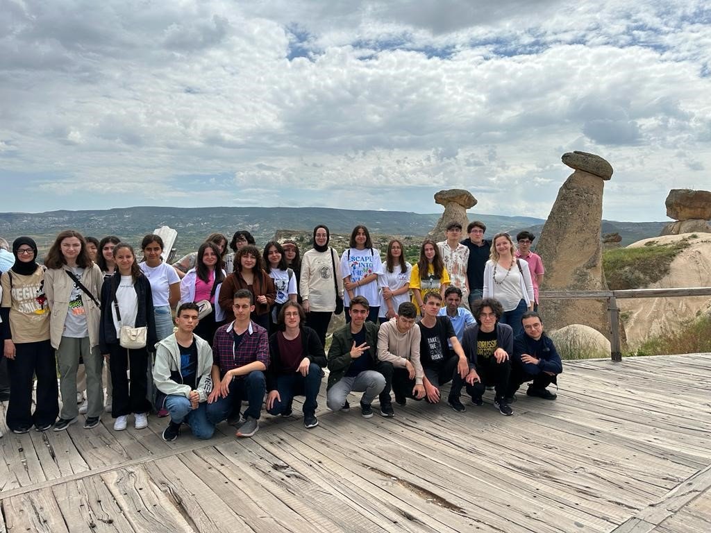 Öğrenciler yılın stresini Kapadokya’da attı