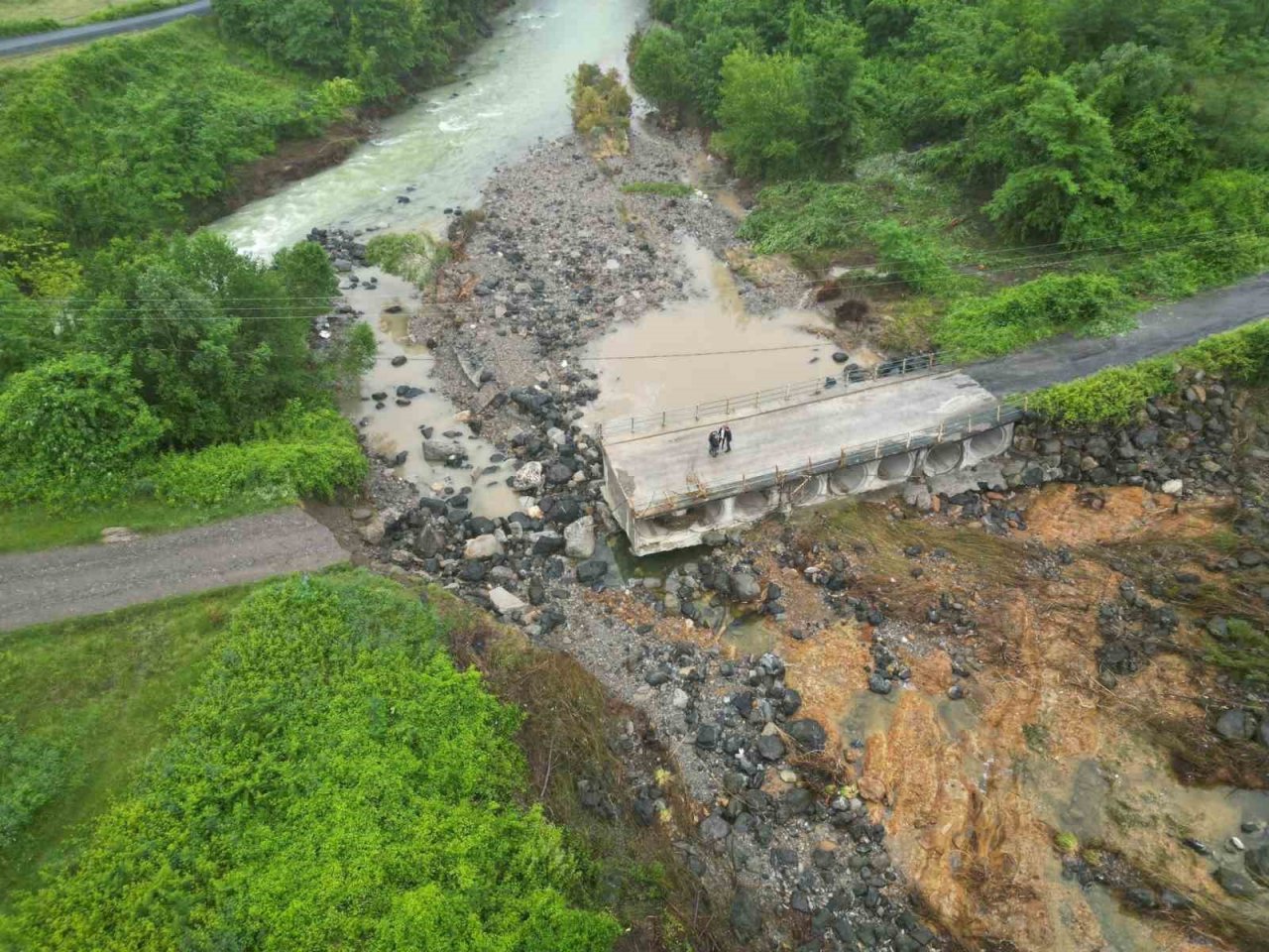 Heyelan bölgelerinde yoğun çalışma
